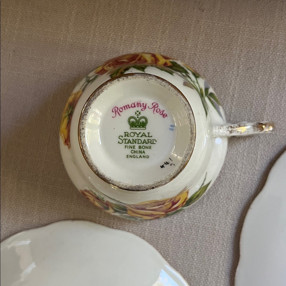 Beautiful Vintage Royal Standard Romany Rose Tea Set - Picture 8 of 8